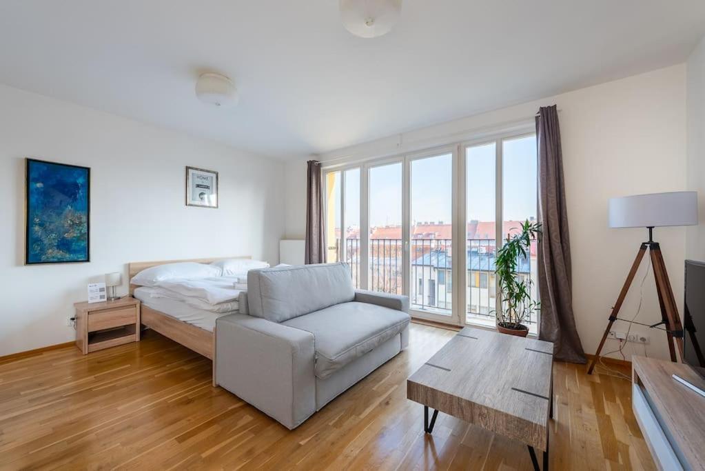 Sunny Safron Apartment Prag Eksteriør billede