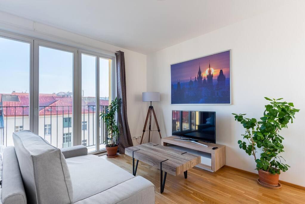 Sunny Safron Apartment Prag Eksteriør billede